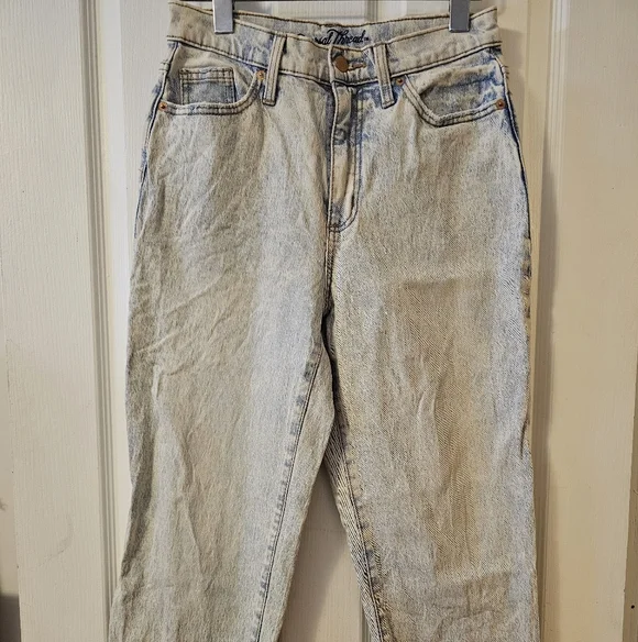 Acid - Picture 2 of 6